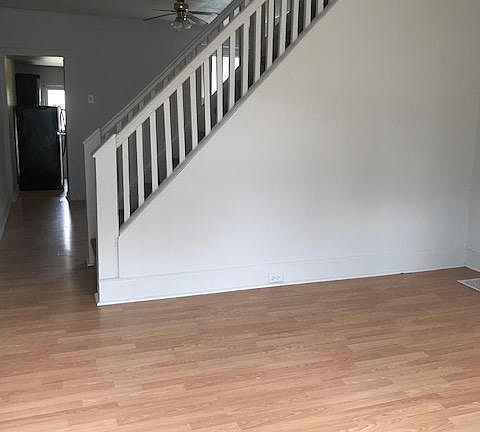 3rd image of 2135 E Clementine St