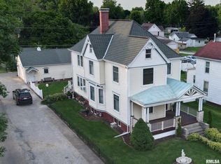 602 E Chestnut St, Mason City, IL