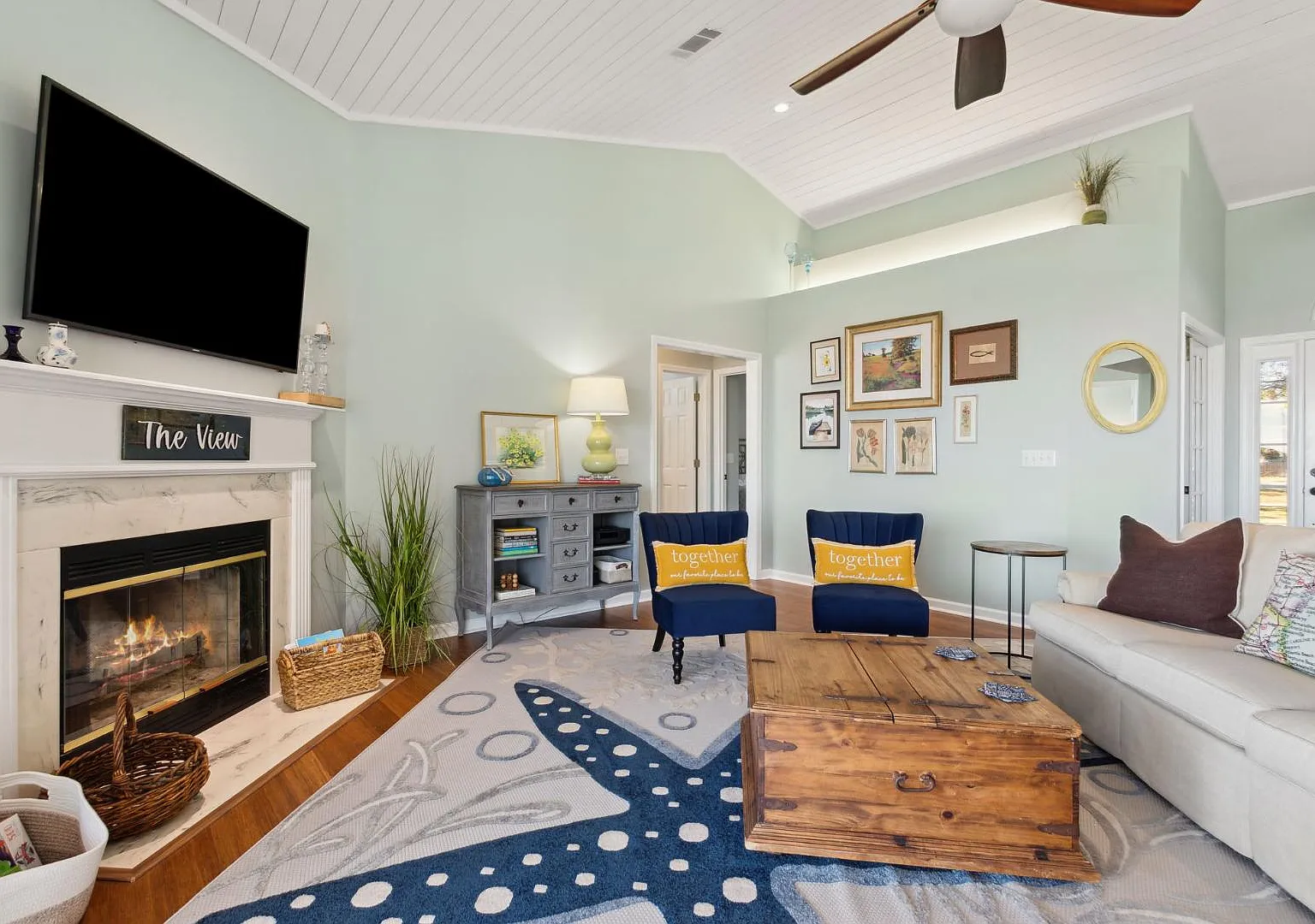 706 Hill St — Photo 2