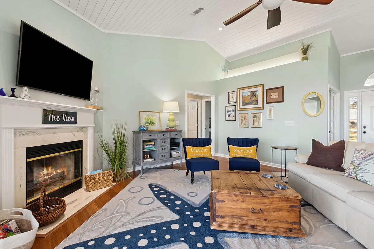 Unit Photo - 706 Hill St