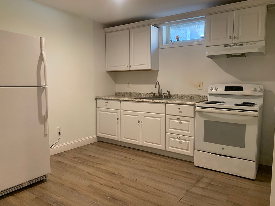 1st image of 9 Sorrel Dr