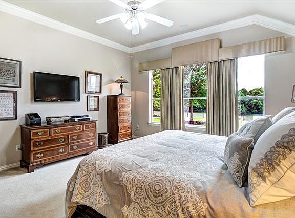 3rd image of 914 Quarry Oaks Dr