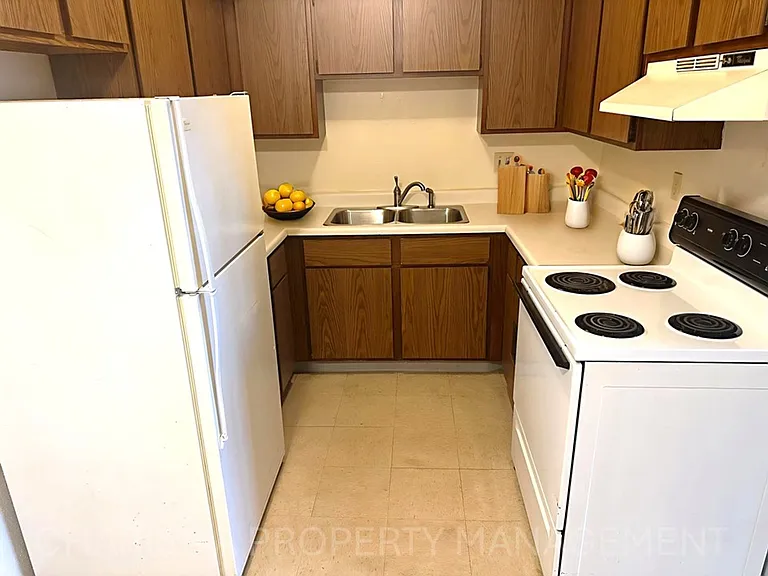 Garretson Apartments III A — Photo 21