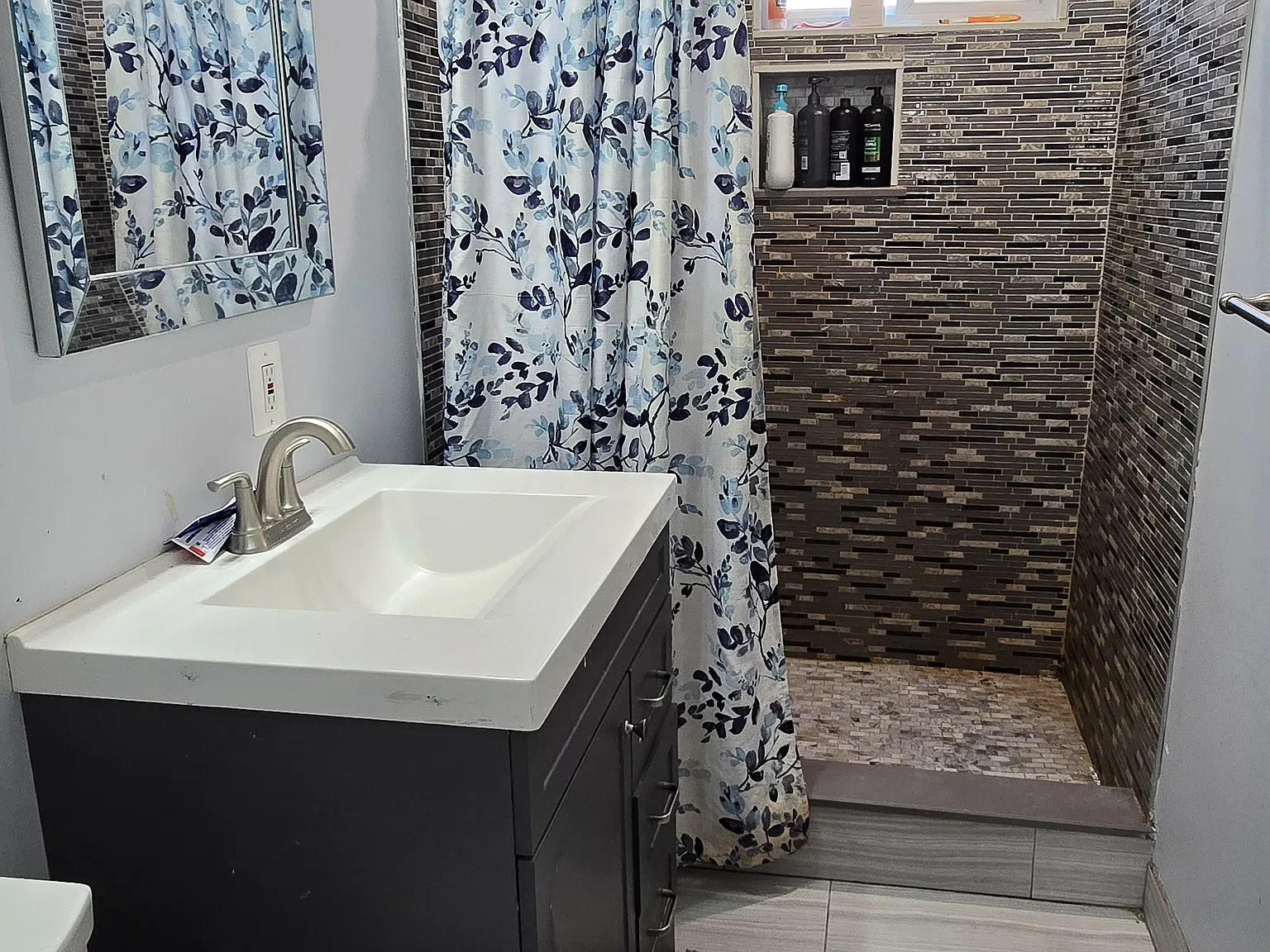 3 bed, 1300 sqft, $2,195 — Photo 3