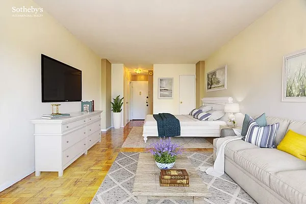 Rented by Sotheby's International Realty | media 66