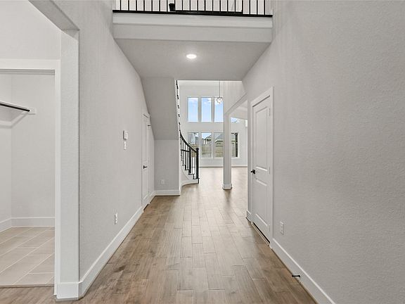 4th image of 8815 Morning Glory Ct
