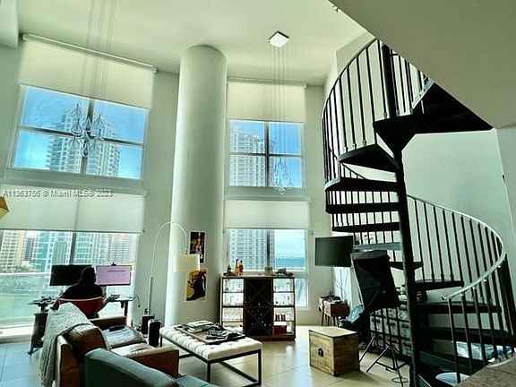 3rd image of 300 Biscayne Blvd #816