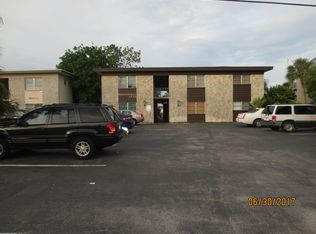 11875 3rd St E APT 1, Treasure Island, FL 33706