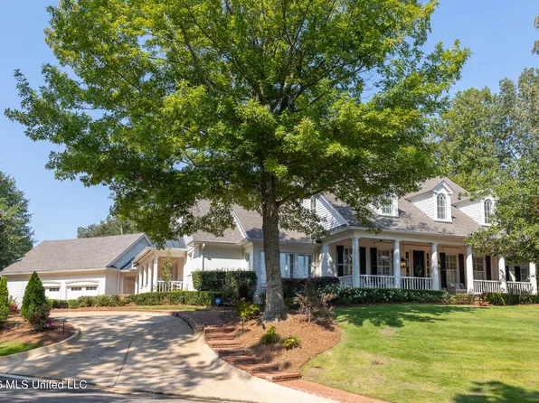 1749 Lake Dr, Tupelo, MS 38804