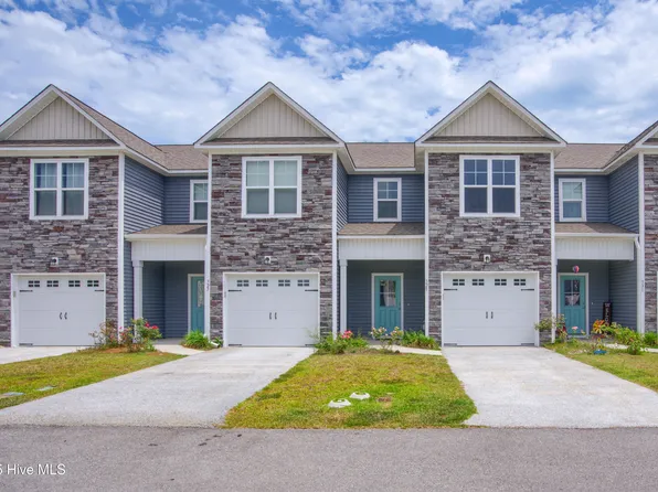 329 S Stingray Lane, Sneads Ferry, NC 28460