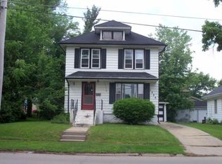 1530 S Carroll Ave, Freeport, IL 61032