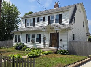 39 Pettaconsett Ave, Warwick, RI 02888