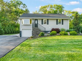 368 Convent Rd, Blauvelt, NY 10913