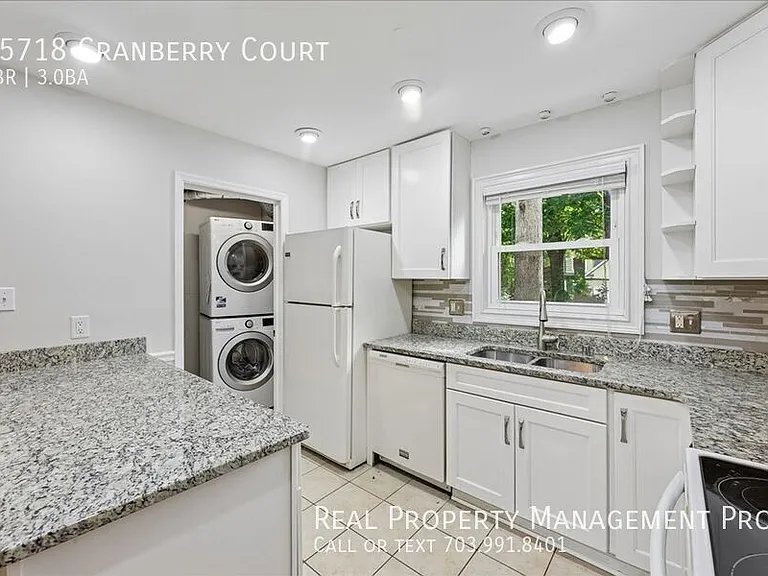 15718 Cranberry Ct — Photo 4