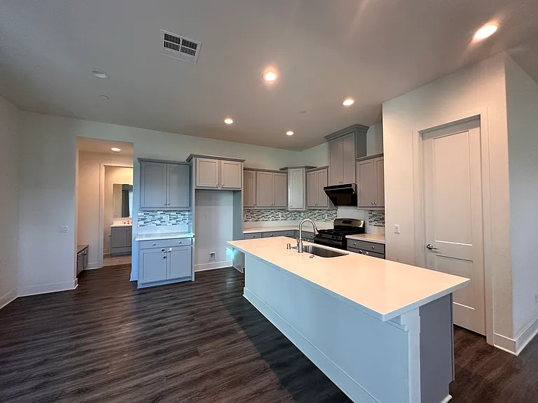 15852 Ellington Way — Photo 10