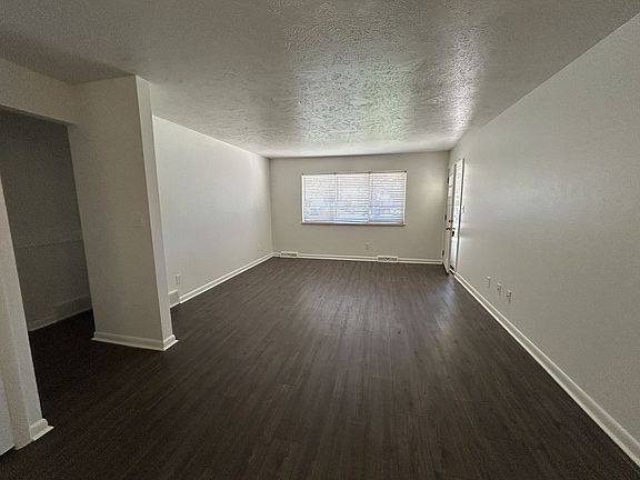 2nd image of 2609 Stanford Rd