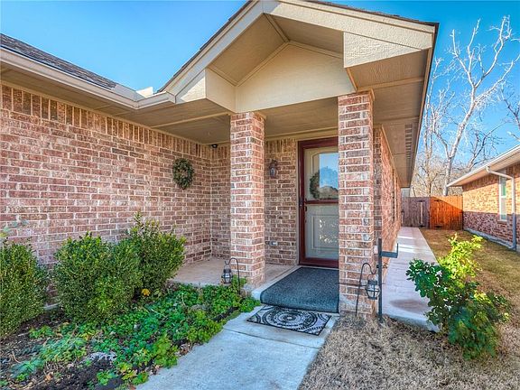 4th image of 5711 Clearwater Dr