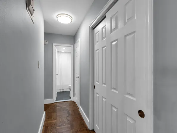 4555 Henry Hudson Pkwy W image 22 of 40