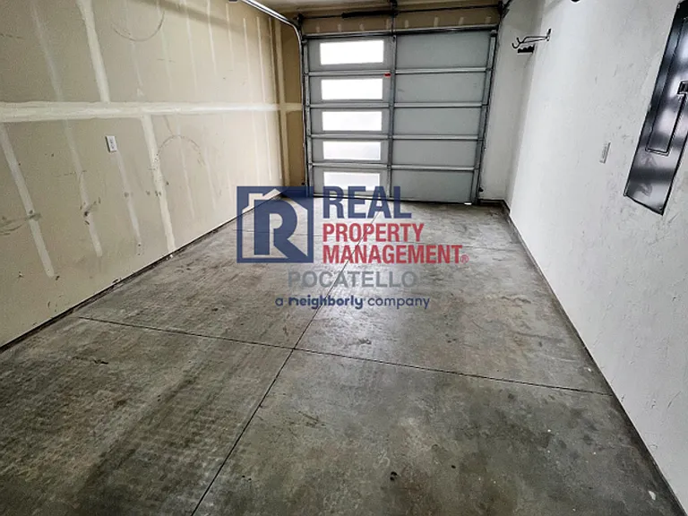 179 Park Lawn Dr #8 — Photo 25