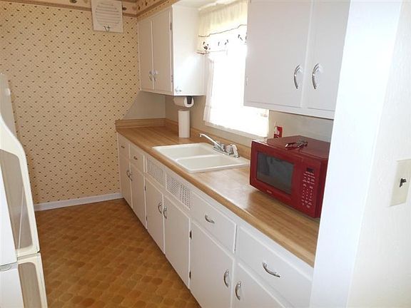 5th image of 3150 Delaine Ave
