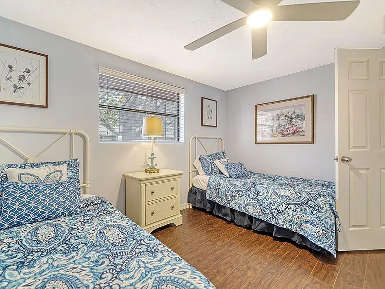 6061 Border Ln — Photo 29
