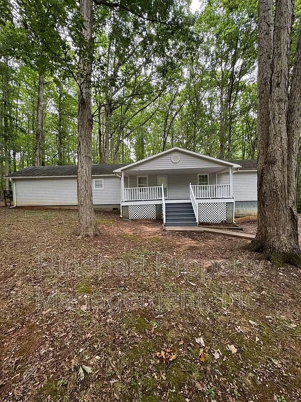 3 bed, 2.0 bath, 1064 sqft, $1,800 — Photo 1