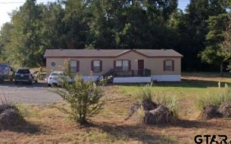 12847 FM 2710 — Photo 1