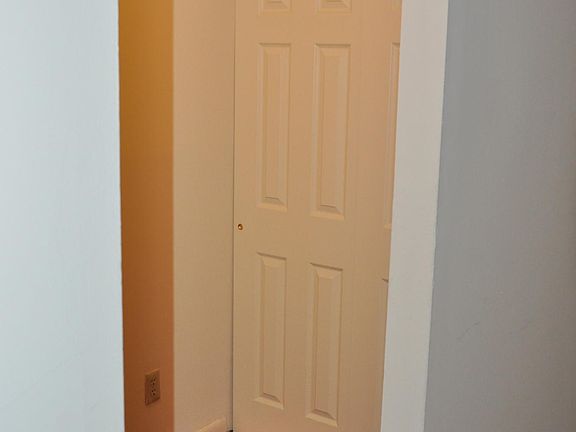 3rd image of 1311 Lombard St APT 404