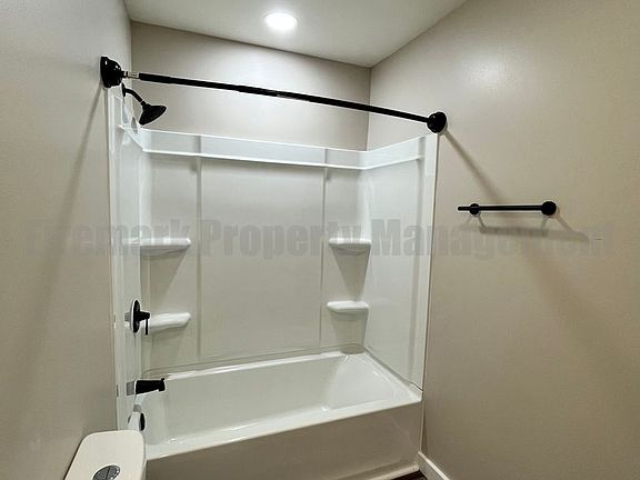 2nd image of 1201 Laurel Ave #6