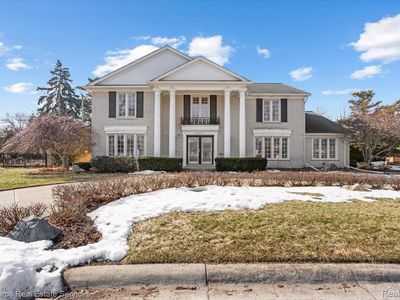 75 S Duval Rd, Grosse Pointe Shores, MI, 48236
