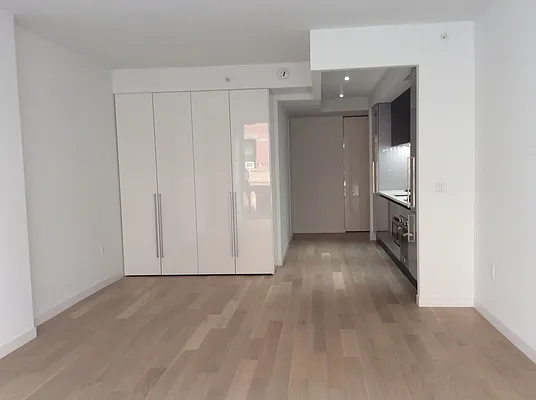 Rented by R New York | media 14