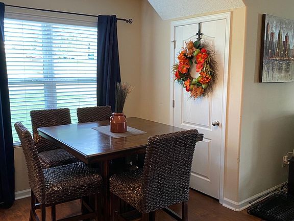 BREAKFAST ROOM