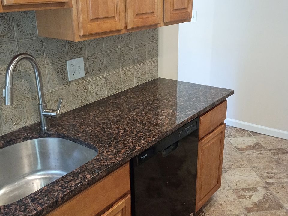 1st image of 432 W Queen Ln #3
