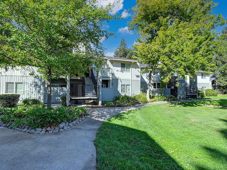 Monte Bello Apartments — Photo 14