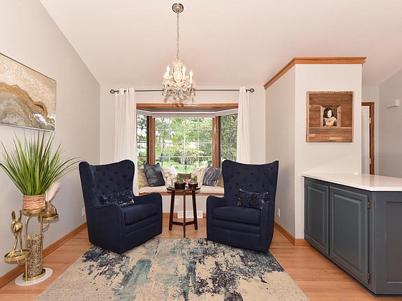 4th image of 1275 Ridge ROAD