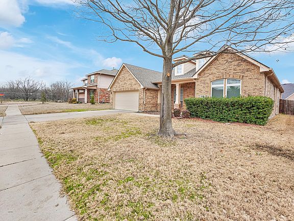 3rd image of 2700 Edgefield Trl