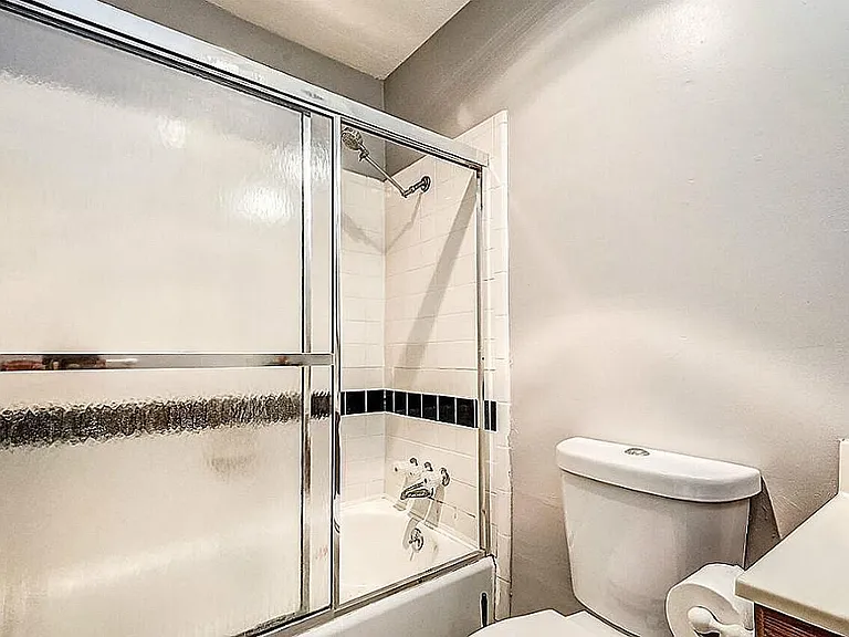 7334 La Granada Dr — Photo 22