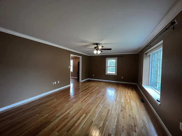 75 Plymouth Cir — Photo 11