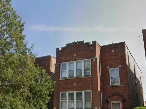 5219 W Newport Ave #2, Chicago, IL 60641