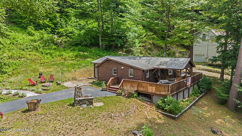 4th image of 740 E River Drive