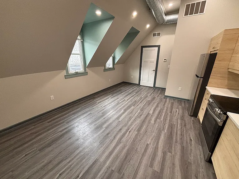 29 E Utica St #3C — Photo 8