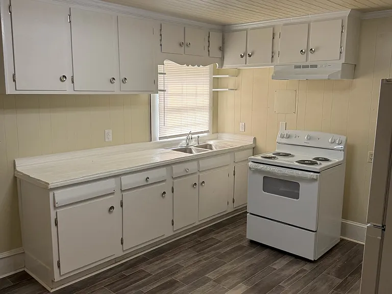 146 Airline Pl — Photo 4