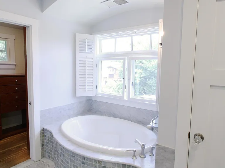 121 Baywood Ave — Photo 18