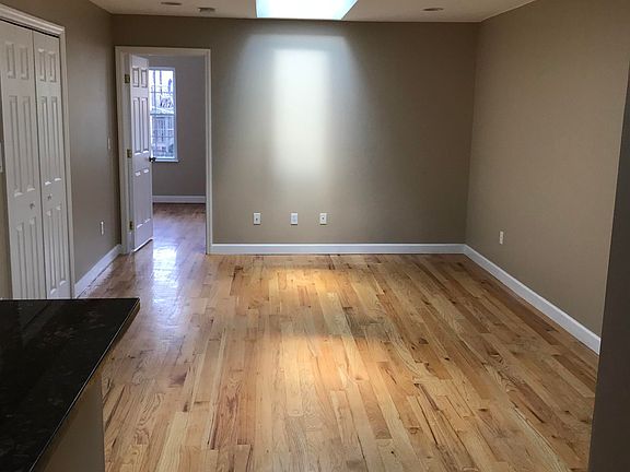 3rd image of 240 Pine St