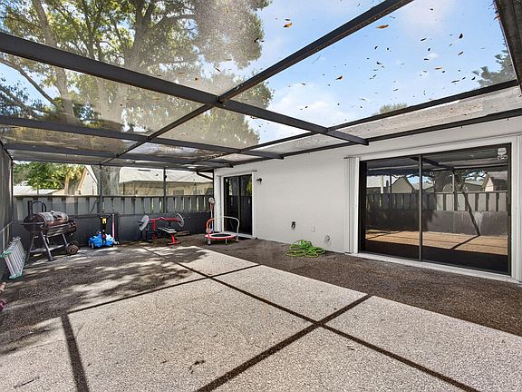 3rd image of 1331 Peppertree Trail