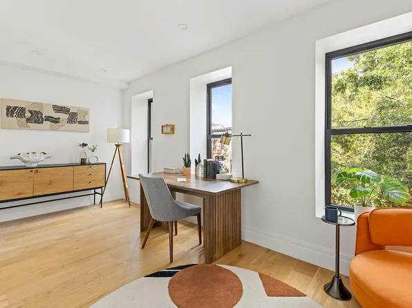 482 Jefferson Avenue image 10 of 15