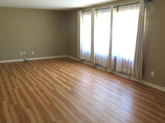 3rd image of 2314 W Del Mar Dr