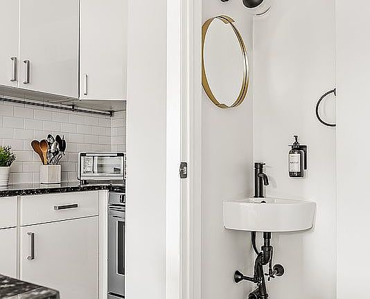 5th image of 340 11th St APT 4C