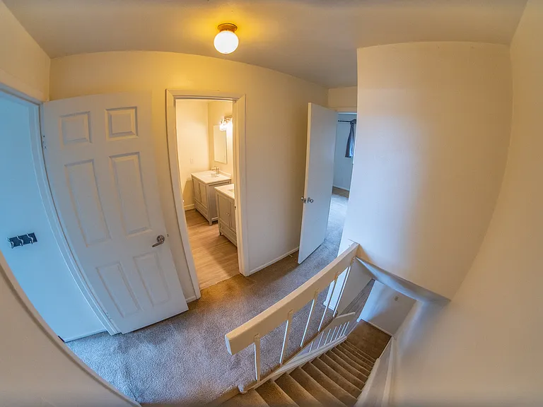 Varsity Townhouses - Student Housing — Photo 10