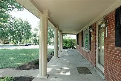 353 Boiling Springs Dr — Photo 4